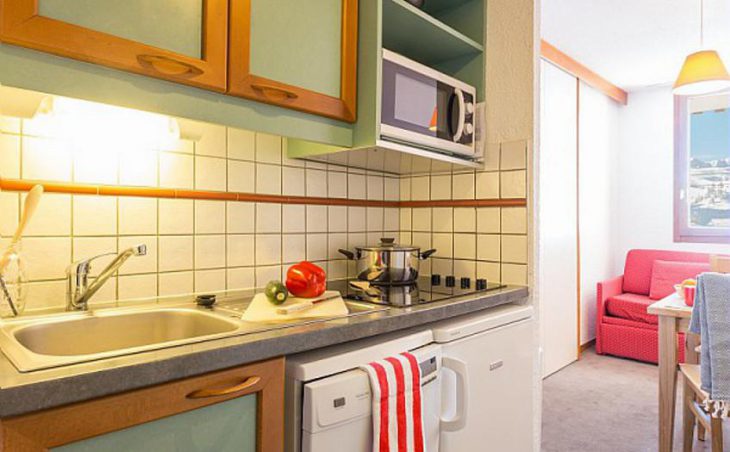 Les Chalets de Arolles, La Plagne, Kitchen 2